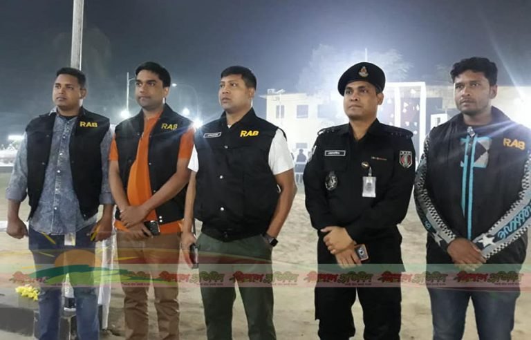 নগরীর বিভিন্ন প্রবেশ পথে র‌্যাব-১৪ এর অধিনায়কের বিশাল গোয়েন্দা নজরদারী