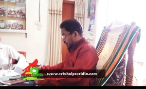 পৌরসভা কার্যালয় সাংবাদিকদের সাথে মেয়র আলহাজ্ব এবিএম আনিছুজ্জামান আনিছ