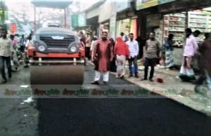 ত্রিশালে রাস্তার কাজ পরির্দশনে মেয়র আনিছুজ্জামান