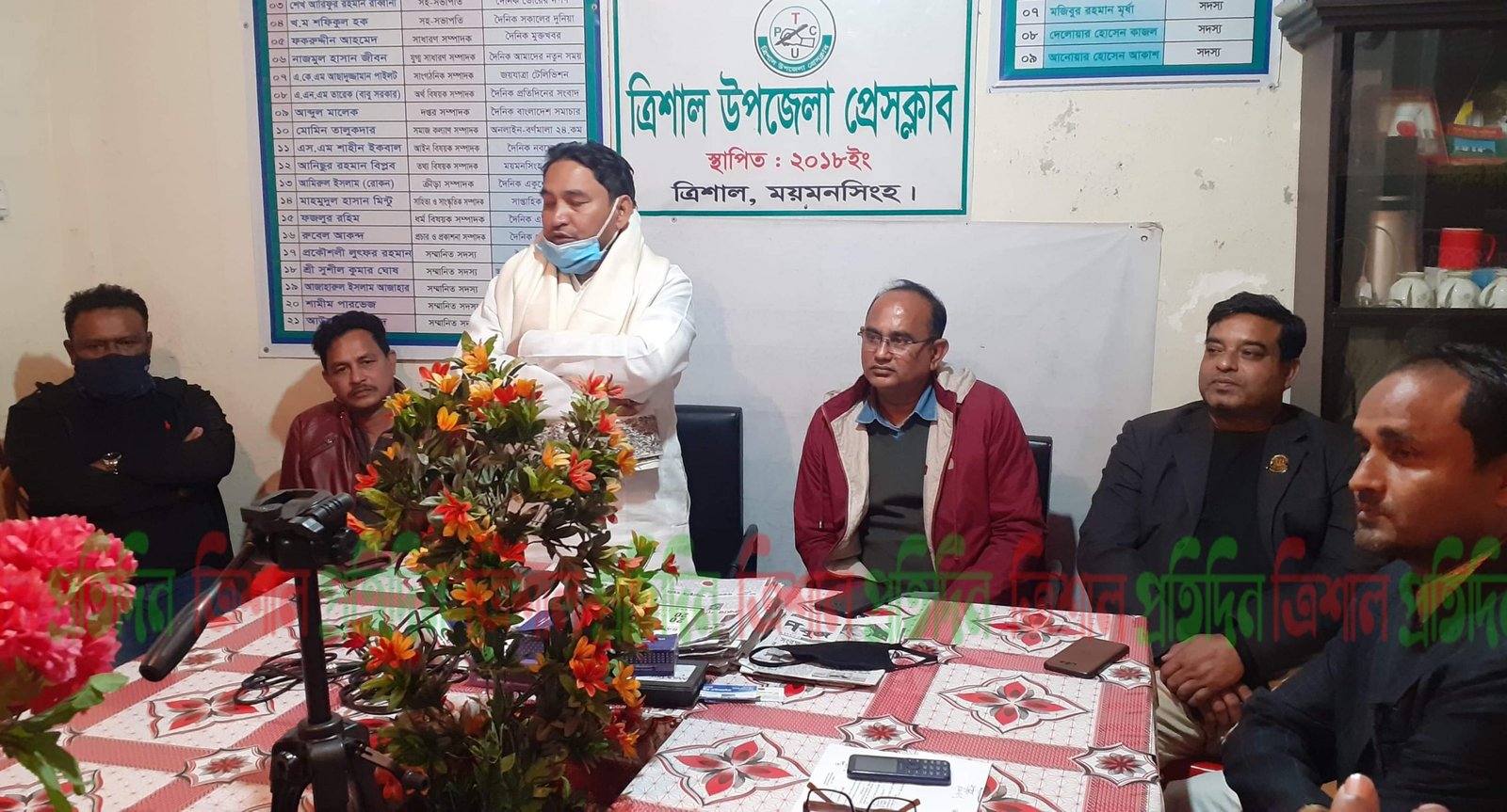 ত্রিশাল উপজেলা প্রেসক্লাবে মতবিনিময় করলেন মেয়র আনিছ