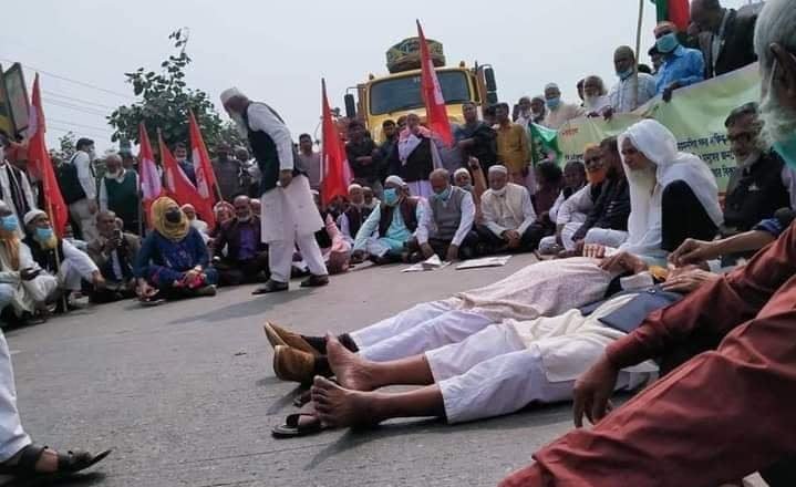 ভালুকায় স্বাস্থ্য ও পরিবার পরিকল্পনা কর্মকতার বদলির দাবিতে মহাসড়ক অবরোধ ও বিক্ষোভ