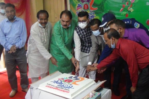 প্রেসক্লাব মিলনায়তনে কেক কাটা এবং এক আলোচনা সভা