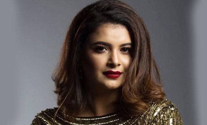 জনপ্রিয় অভিনেত্রী শবনম ফারিয়া