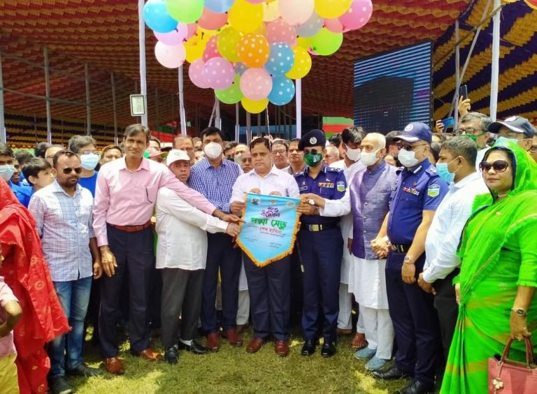 পদ্মা সেতু উদ্বোধন উপলক্ষে ময়মনসিংহে জেলা প্রশাসনের আনন্দ র‌্যালী ও আলোচনা সভা