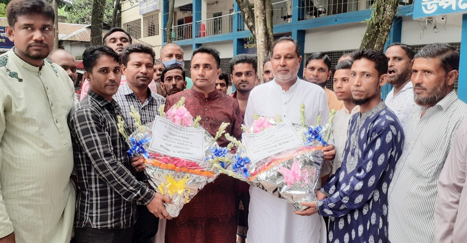 সাখুয়া ইউনিয়ন তাঁতীলীগের ফুলের শুভেচ্ছা