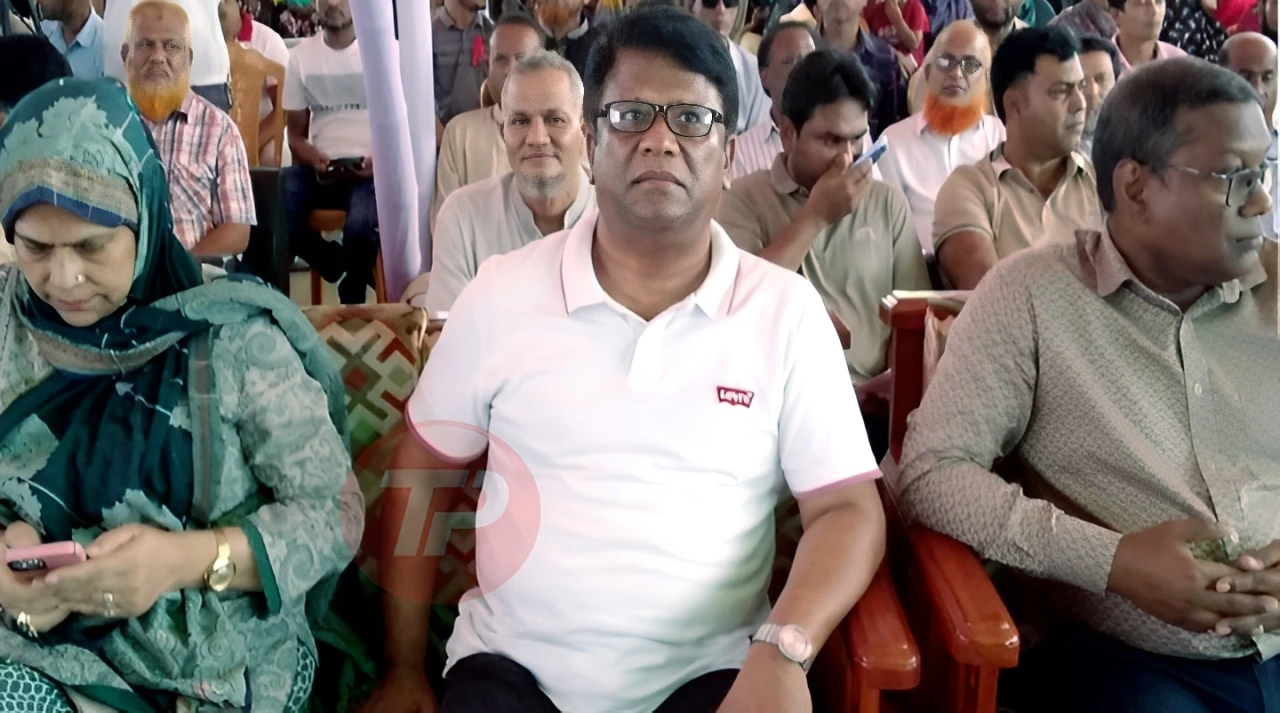 ত্রিশালে ফ্যামিলি কার্ড বিতরণ কর্মসূচীর উদ্বোধন